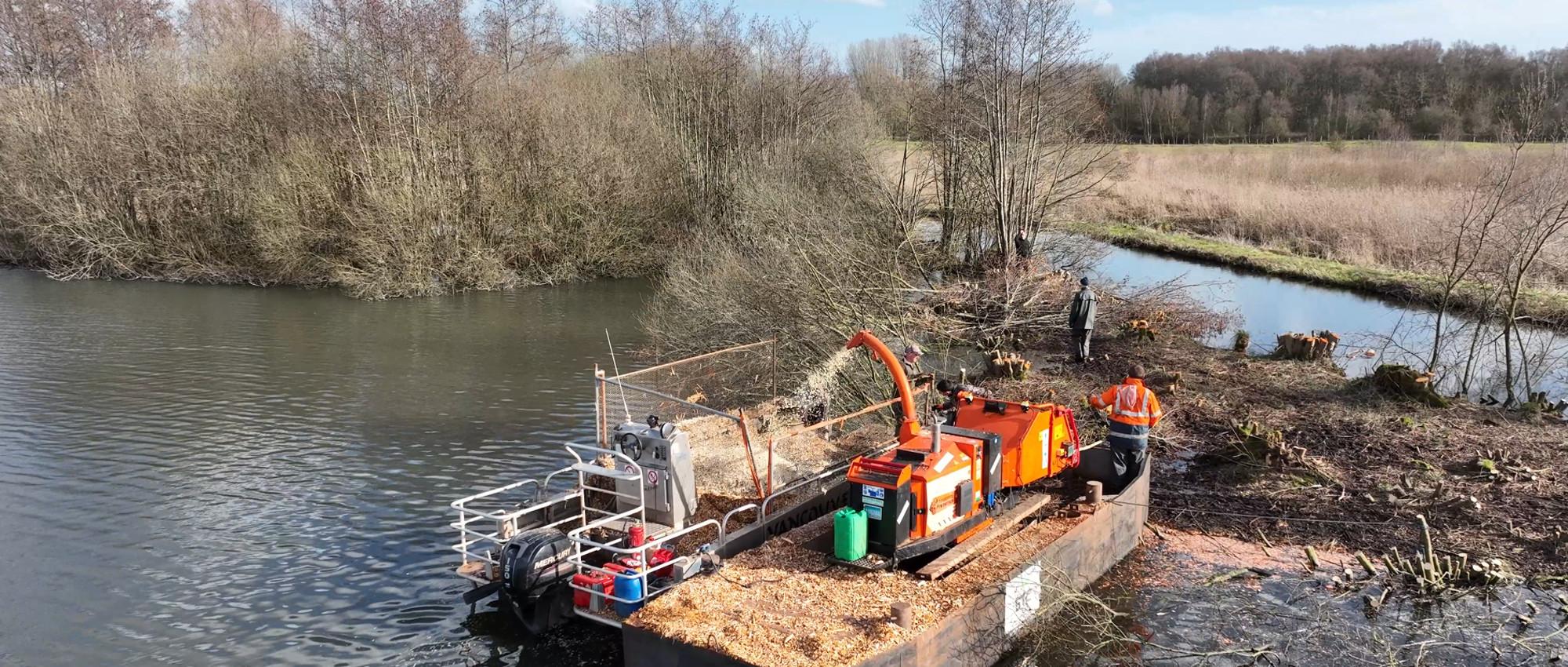 Chantier d'entretien de la ripisylve à Arry